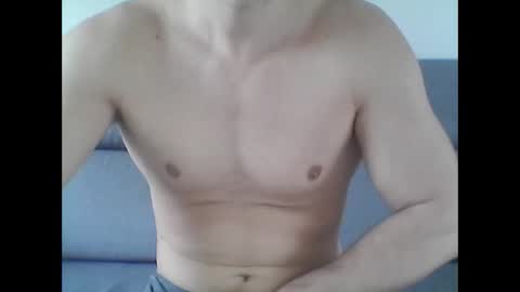 Snapshot of hardwanker75 chatting on February 4, 9:38 am hardwanker75 online show from February 4, 9:38 am