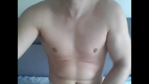 Snapshot of hardwanker75 chatting on February 19, 10:34 am hardwanker75 online show from February 19, 10:34 am