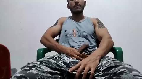 Snapshot of haroldsepulveda chatting on December 18, 3:04 am BOY HOT online show from December 18, 3:04 am