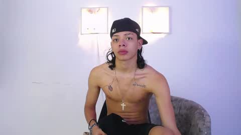 Snapshot of harry_jhonsonn chatting on February 22, 12:49 am Harry online show from February 22, 12:49 am