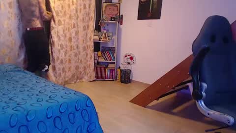 Snapshot of harry_reems_ chatting on December 21, 5:03 am OMAR online show from December 21, 5:03 am