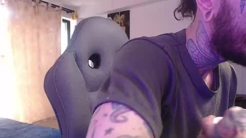 Snapshot of harry_reems_ chatting on December 13, 6:27 pm OMAR online show from December 13, 6:27 pm
