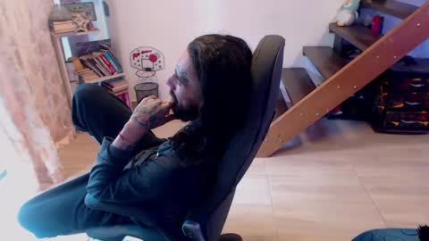 Snapshot of harry_reems_ chatting on January 10, 7:32 pm OMAR online show from January 10, 7:32 pm