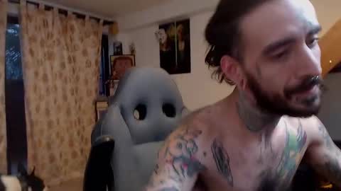 Snapshot of harry_reems_ chatting on December 12, 10:52 pm OMAR online show from December 12, 10:52 pm