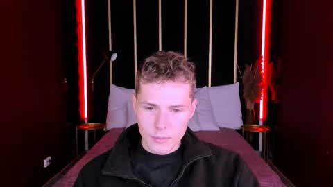 Snapshot of hector_spector chatting on October 3, 9:09 pm Hector online show from October 3, 9:09 pm