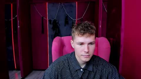 Snapshot of hector_spector chatting on October 5, 11:25 am Hector online show from October 5, 11:25 am