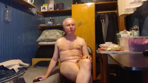 Snapshot of hedonista67 chatting on February 10, 6:13 pm hedonista67 online show from February 10, 6:13 pm
