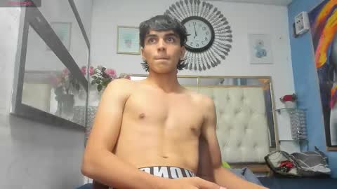 heiker_ online show from March 8, 2:32 am