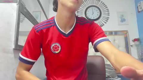 heiker_ online show from March 8, 10:24 pm