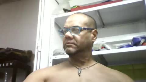 Snapshot of heistt chatting on October 14, 8:27 pm Heist Stein online show from October 14, 8:27 pm