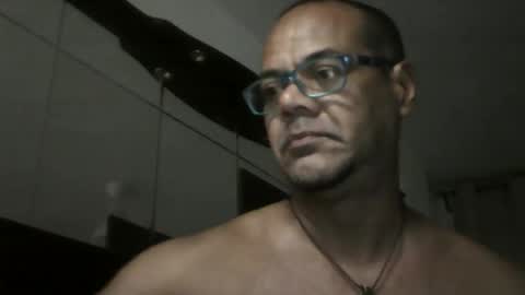 Snapshot of heistt chatting on September 22, 10:53 pm Heist Stein online show from September 22, 10:53 pm