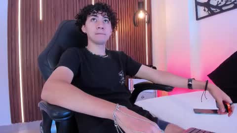 helios_obscuro online show from October 13, 12:44 pm