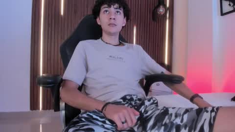 helios_obscuro online show from October 16, 4:09 am