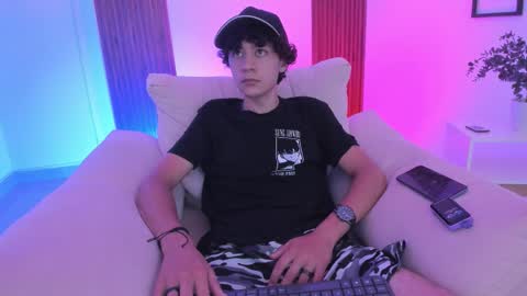 helios_obscuro online show from October 24, 4:47 am