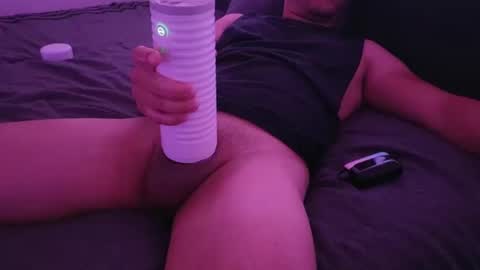 HENNILIPLOCK online show from October 13, 7:58 am