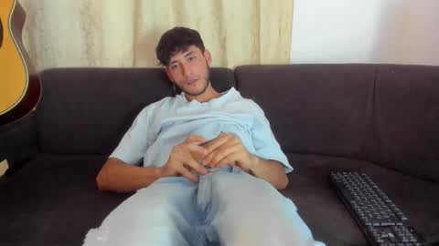 Snapshot of henrik_senn chatting on September 10, 8:18 pm henrik_senn online show from September 10, 8:18 pm