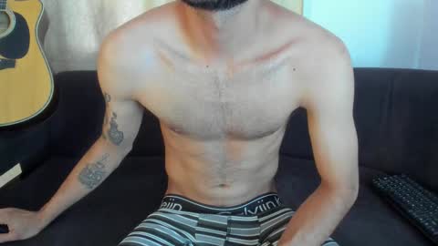 Snapshot of henrik_senn chatting on September 18, 8:33 pm henrik_senn online show from September 18, 8:33 pm