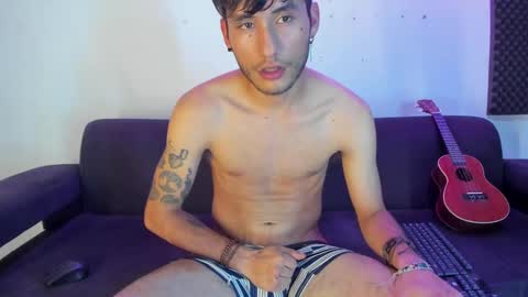 Snapshot of henrik_senn chatting on December 3, 8:39 pm henrik_senn online show from December 3, 8:39 pm