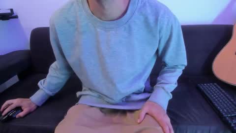 henrik_senn online show from February 12, 12:33 pm