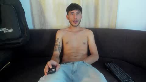 Snapshot of henrik_senn chatting on October 2, 6:12 pm henrik_senn online show from October 2, 6:12 pm