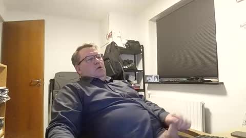 henrikrp1971 online show from February 2, 4:37 pm