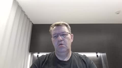 henrikrp1971 online show from January 1, 9:41 pm