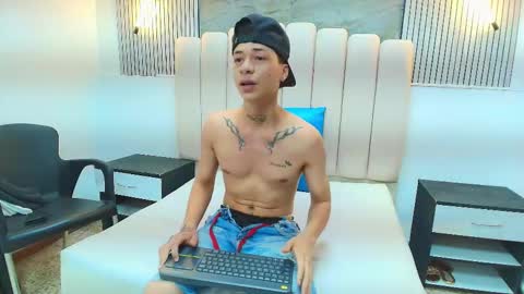 Henry online show from February 25, 9:16 pm