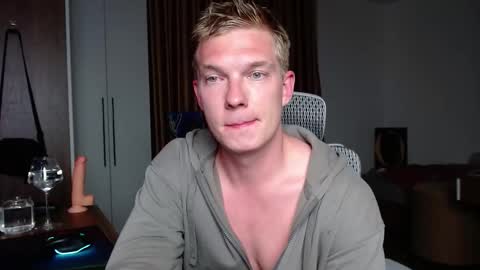 Gregblonde  Alextattoo online show from September 21, 2:39 pm