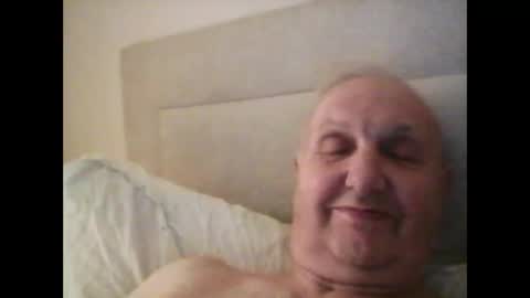 Snapshot of herdsman3 chatting on February 15, 11:27 pm herdsman3 online show from February 15, 11:27 pm