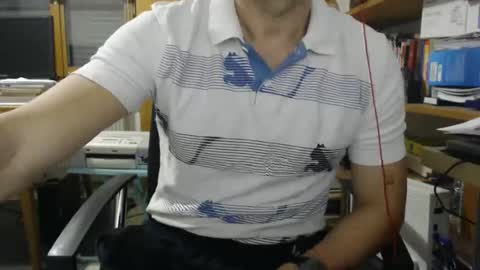 Snapshot of hero0111 chatting on September 27, 6:11 am hero0111 online show from September 27, 6:11 am