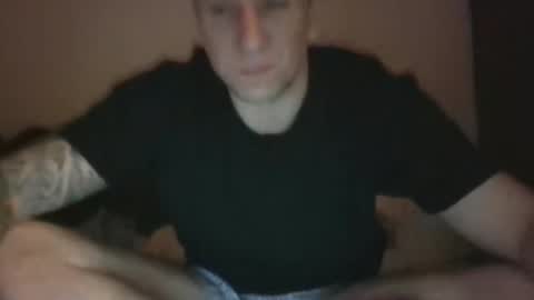 Snapshot of heteroboyxx chatting on January 27, 4:09 am heteroboyxx online show from January 27, 4:09 am