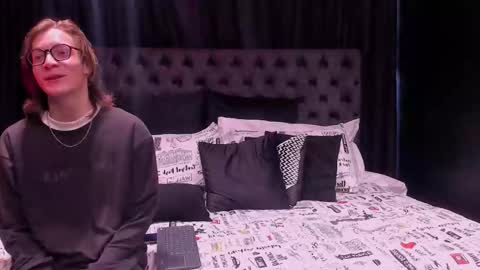 heteros men online show from February 16, 1:53 pm