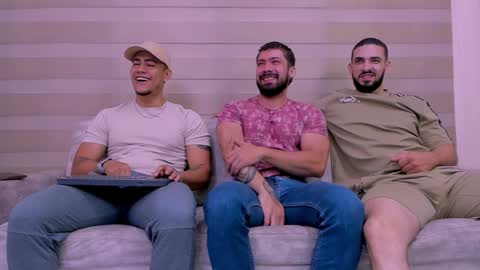 heteros men online show from December 21, 1:32 pm
