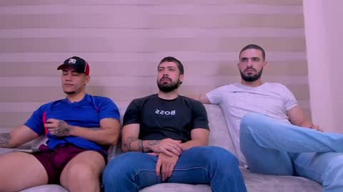 heteros men online show from December 20, 1:33 pm