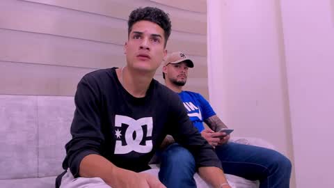 heteros men online show from December 3, 11:35 pm