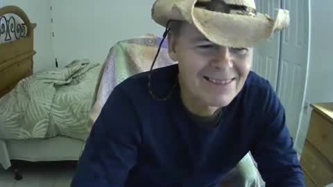 hewes1 online show from January 22, 10:38 pm