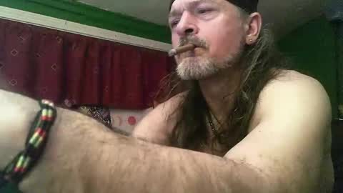 hippiedad333 online show from April 3, 6:21 am