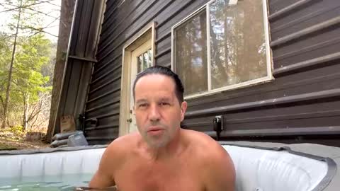 Hippie Jijm online show from March 8, 6:35 pm