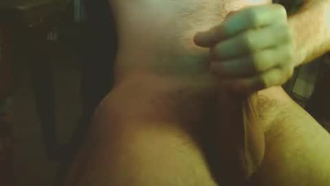Snapshot of hockeybrad92 chatting on March 11, 10:40 am Hairy Hockey Player 92 online show from March 11, 10:40 am