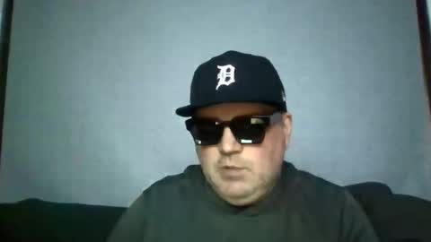 holden_minutz online show from March 11, 8:32 am