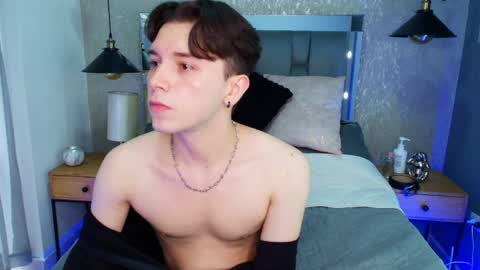 Holland online show from April 9, 1:17 pm