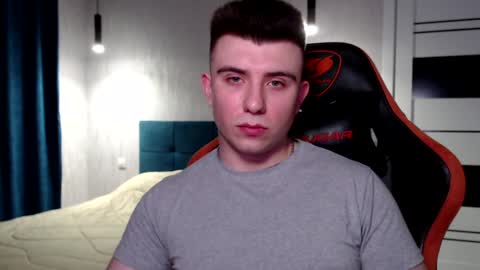 Snapshot of honey_furry chatting on December 9, 3:45 pm Wolfy online show from December 9, 3:45 pm