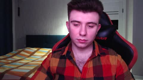 Snapshot of honey_furry chatting on February 26, 12:27 am Wolfy online show from February 26, 12:27 am