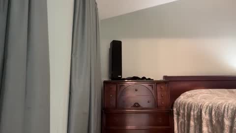 honey_man14 online show from April 6, 6:42 pm