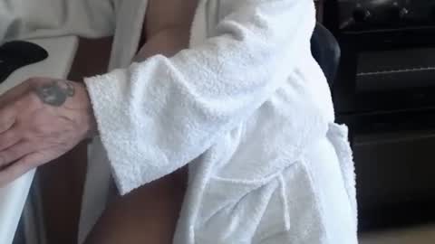 honeymaster290 online show from March 5, 10:00 am