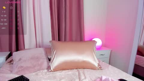 honeymoon_sariel online show from November 20, 8:40 pm