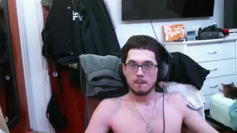 Snapshot of hoodiex22 chatting on February 11, 2:46 am hoodiex22 online show from February 11, 2:46 am