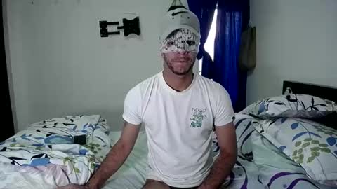 BoyHornyDirty online show from November 18, 9:17 pm