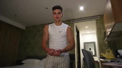 Extaz Athrey Howard online show from February 22, 7:15 pm