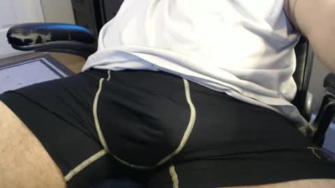 Snapshot of hornydawg50 chatting on December 26, 6:33 pm hornydawg50 online show from December 26, 6:33 pm